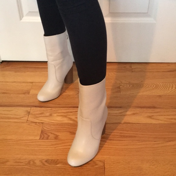 ✨4xHP✨ 70s style faux leather booties! - Picture 6 of 6